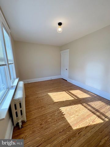 616 N FRONT ST, Wormleysburg, PA 17043