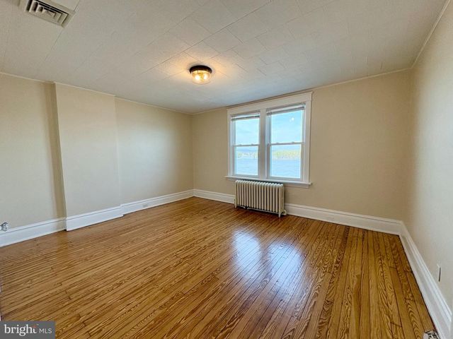 616 N FRONT ST, Wormleysburg, PA 17043