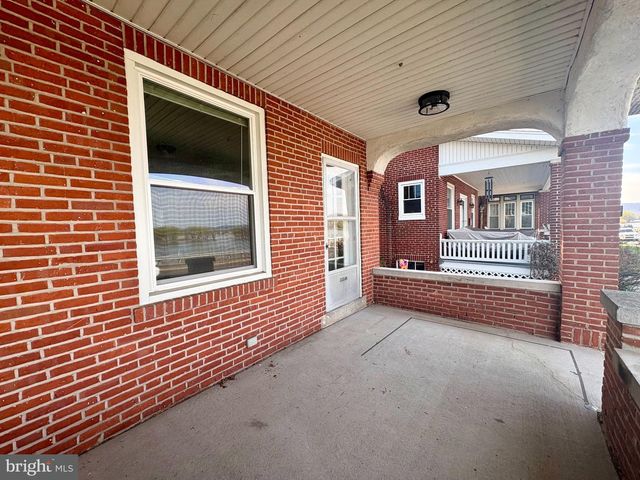 616 N FRONT ST, Wormleysburg, PA 17043