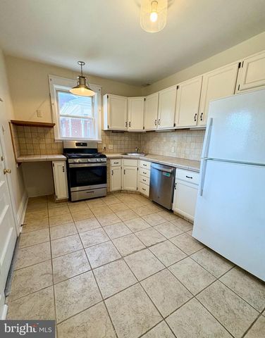 616 N FRONT ST, Wormleysburg, PA 17043
