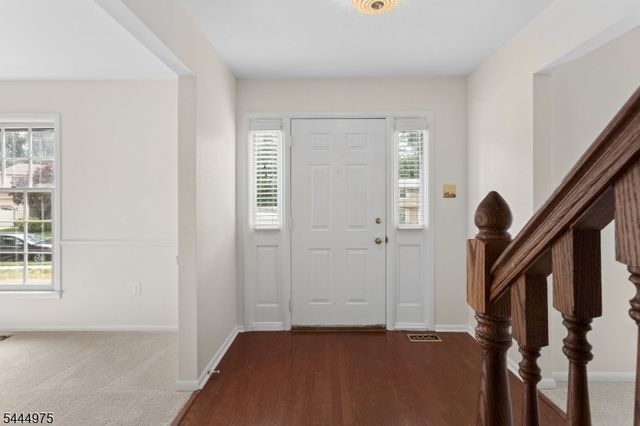 12 Shadow Oak Ct, Mount Laurel Twp., NJ 08054