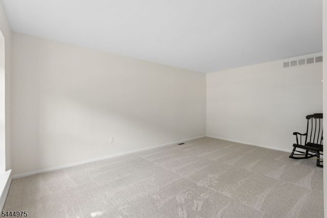 12 Shadow Oak Ct, Mount Laurel Twp., NJ 08054
