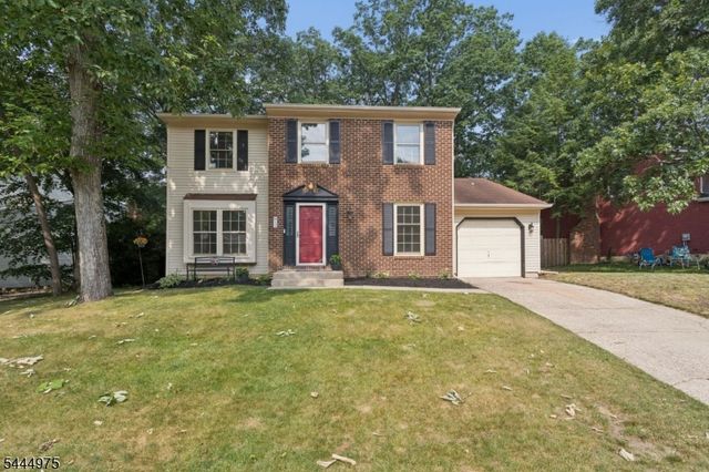 12 Shadow Oak Ct, Mount Laurel Twp., NJ 08054