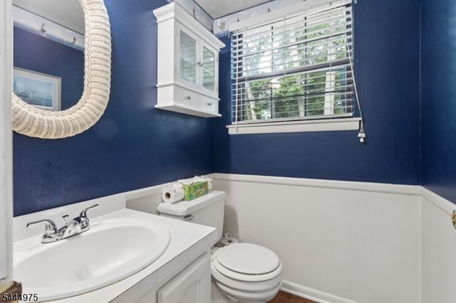 12 Shadow Oak Ct, Mount Laurel Twp., NJ 08054