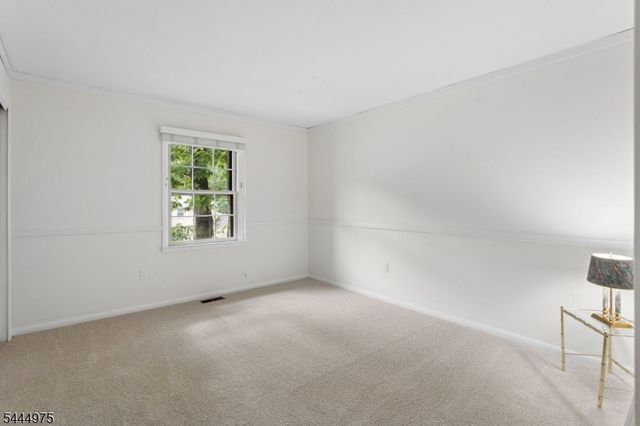 12 Shadow Oak Ct, Mount Laurel Twp., NJ 08054