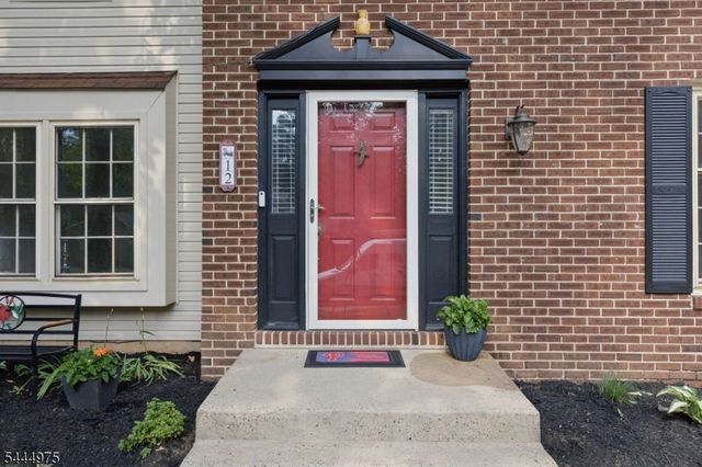 12 Shadow Oak Ct, Mount Laurel Twp., NJ 08054