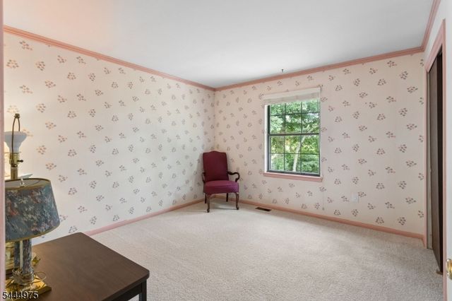 12 Shadow Oak Ct, Mount Laurel Twp., NJ 08054