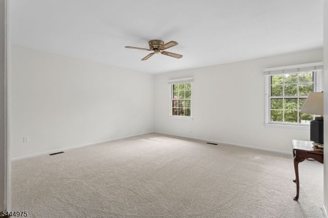 12 Shadow Oak Ct, Mount Laurel Twp., NJ 08054