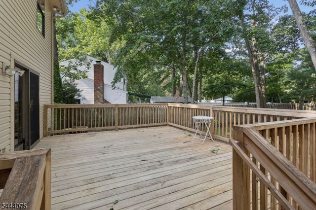 12 Shadow Oak Ct, Mount Laurel Twp., NJ 08054