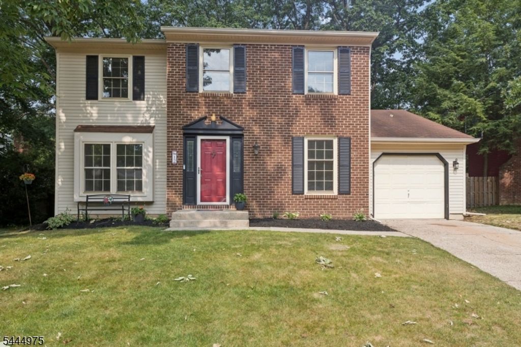 12 Shadow Oak Ct, Mount Laurel Twp., NJ 08054