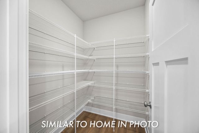 2811 NW Greenwood Street, Ankeny, IA 50023