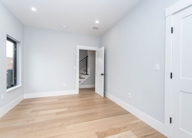 15 Alder Street 1, Waltham, MA 02453