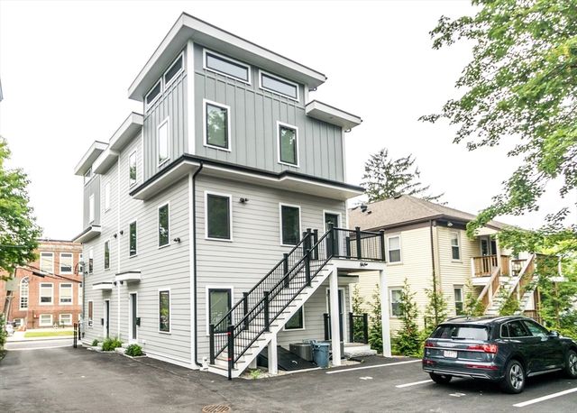 15 Alder Street 1, Waltham, MA 02453