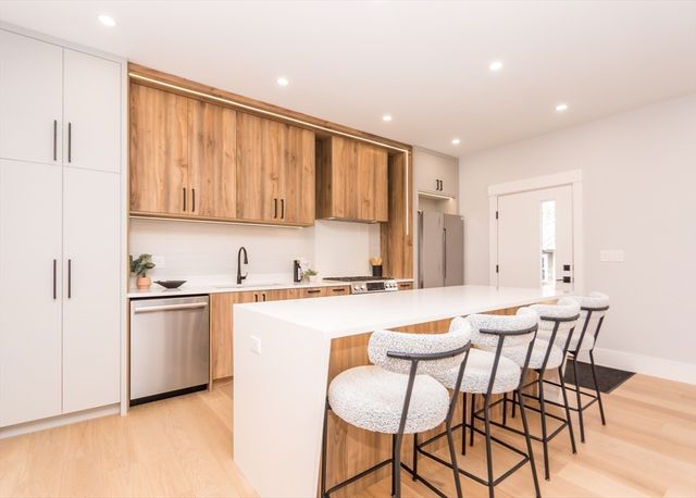 15 Alder Street 1, Waltham, MA 02453