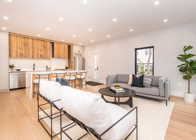 15 Alder Street 1, Waltham, MA 02453