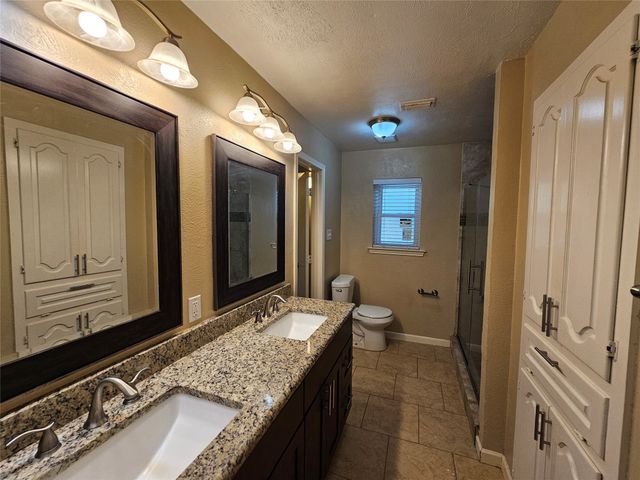 216 Wesley Drive, Desoto, TX 75115