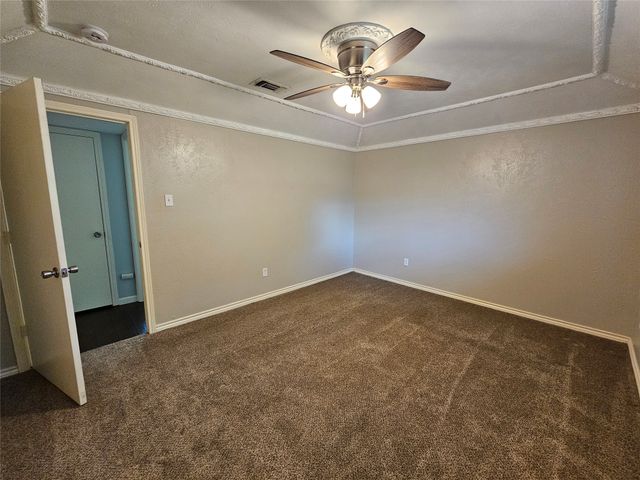 216 Wesley Drive, Desoto, TX 75115