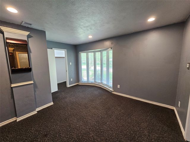 216 Wesley Drive, Desoto, TX 75115