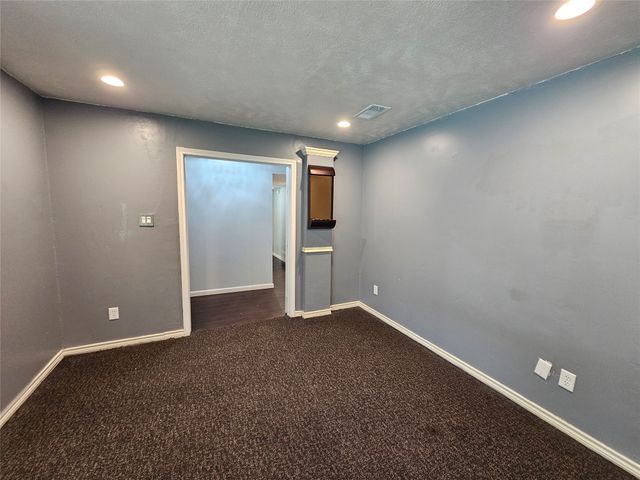 216 Wesley Drive, Desoto, TX 75115