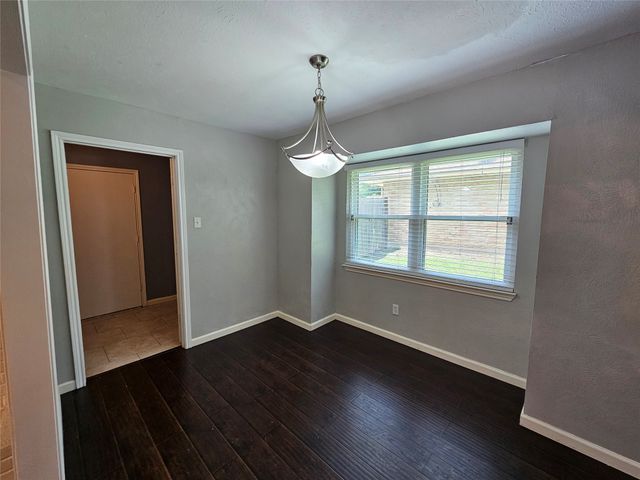 216 Wesley Drive, Desoto, TX 75115