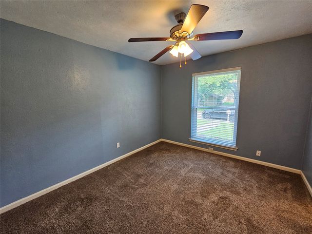 216 Wesley Drive, Desoto, TX 75115
