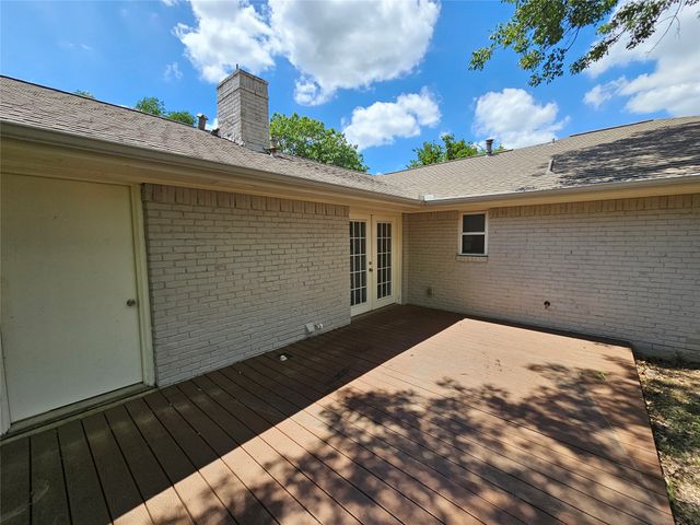 216 Wesley Drive, Desoto, TX 75115