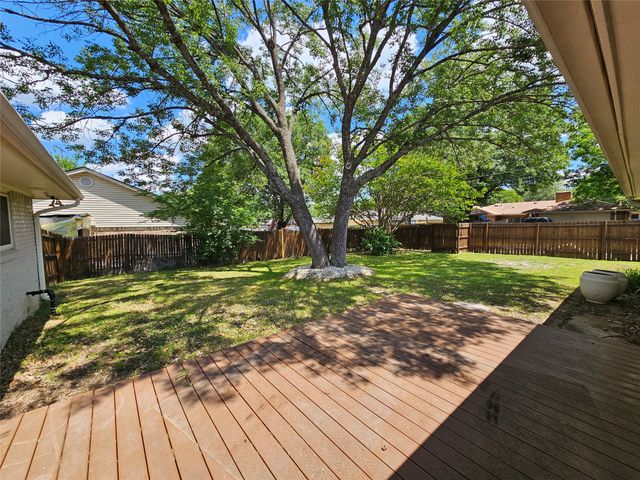 216 Wesley Drive, Desoto, TX 75115
