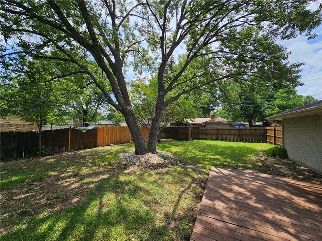 216 Wesley Drive, Desoto, TX 75115