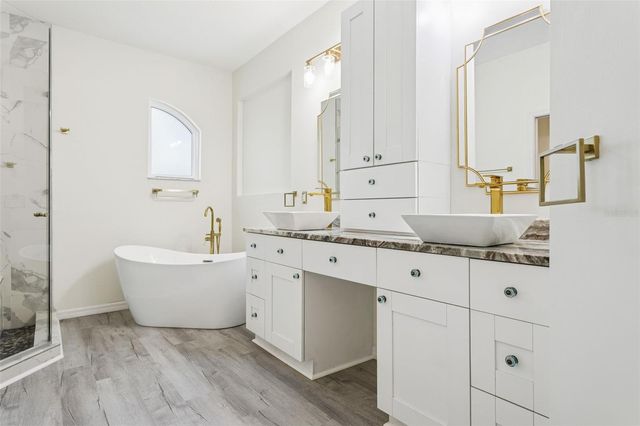 18902 SAINT LAURENT DRIVE, Lutz, FL 33558