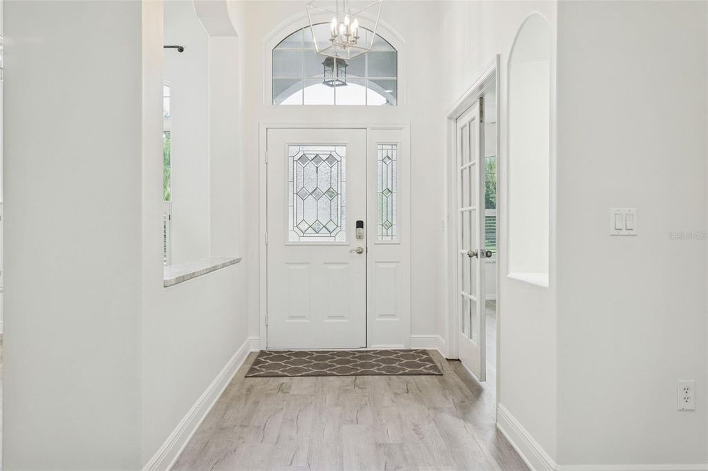 Image 11 of property listing at 18902 SAINT LAURENT DRIVE, Lutz, FL 33558