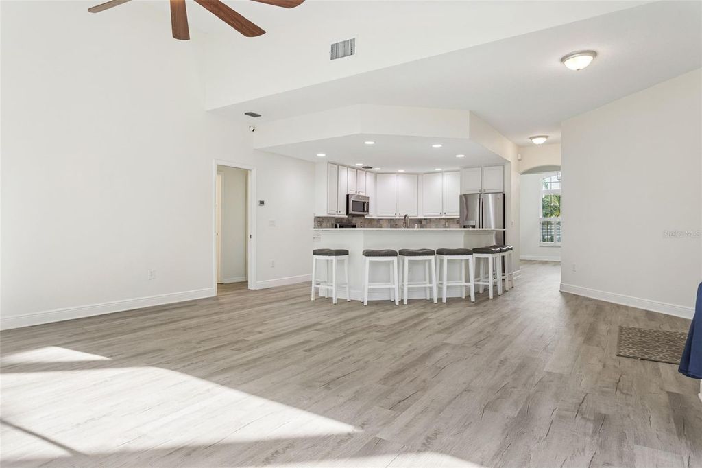 Image 21 of property listing at 18902 SAINT LAURENT DRIVE, Lutz, FL 33558