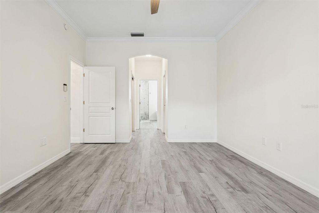 Image 27 of property listing at 18902 SAINT LAURENT DRIVE, Lutz, FL 33558