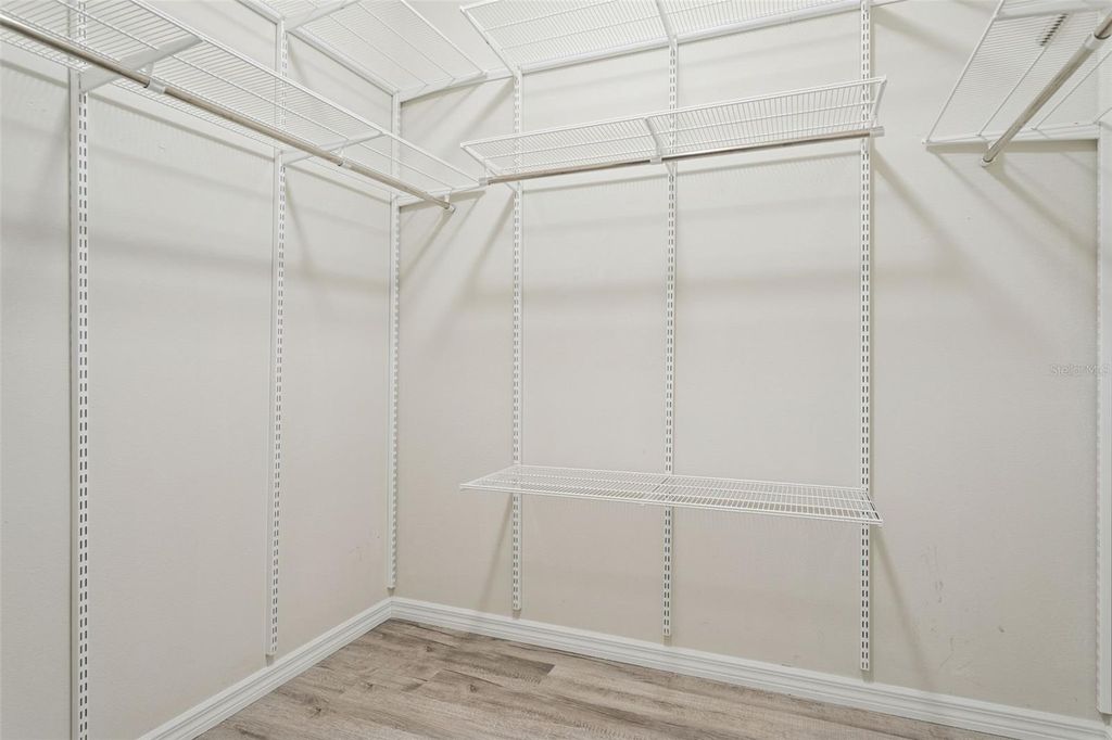 Image 30 of property listing at 18902 SAINT LAURENT DRIVE, Lutz, FL 33558