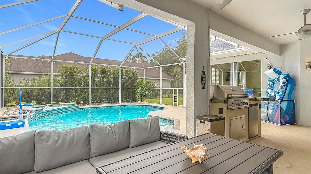 Image 39 of property listing at 18902 SAINT LAURENT DRIVE, Lutz, FL 33558