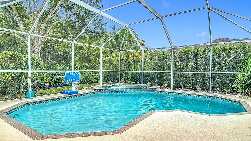 Image 46 of property listing at 18902 SAINT LAURENT DRIVE, Lutz, FL 33558