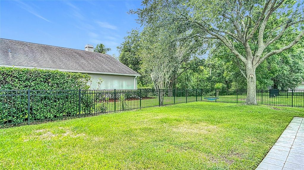 Image 50 of property listing at 18902 SAINT LAURENT DRIVE, Lutz, FL 33558