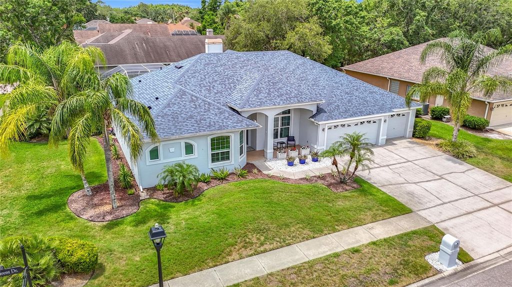 Image 7 of property listing at 18902 SAINT LAURENT DRIVE, Lutz, FL 33558