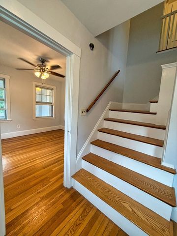 1186 Chestnut St 1186, Newton, MA 02464