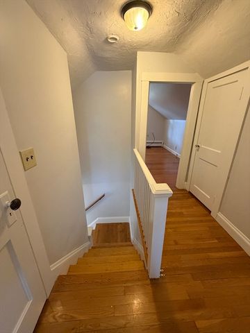1186 Chestnut St 1186, Newton, MA 02464
