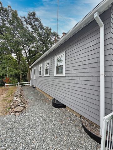 1186 Chestnut St 1186, Newton, MA 02464