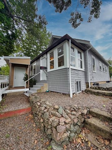1186 Chestnut St 1186, Newton, MA 02464