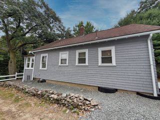 1186 Chestnut St 1186, Newton, MA 02464