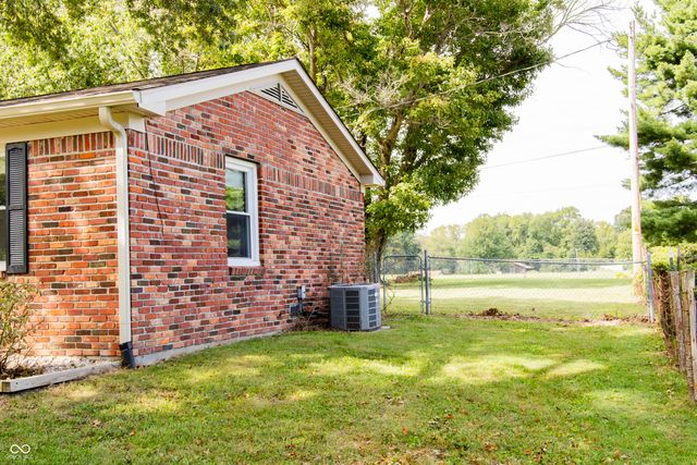 944 W County Road 200 N, Danville, IN 46122