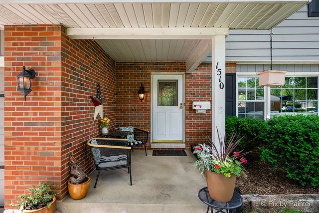 1510 Avalon Court, St. Charles, IL 60174