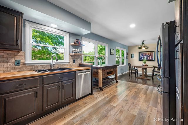 1510 Avalon Court, St. Charles, IL 60174