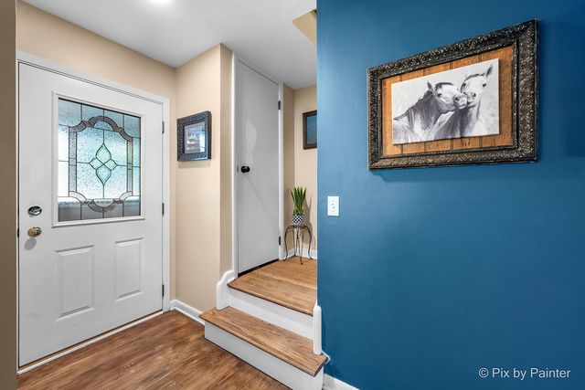 1510 Avalon Court, St. Charles, IL 60174