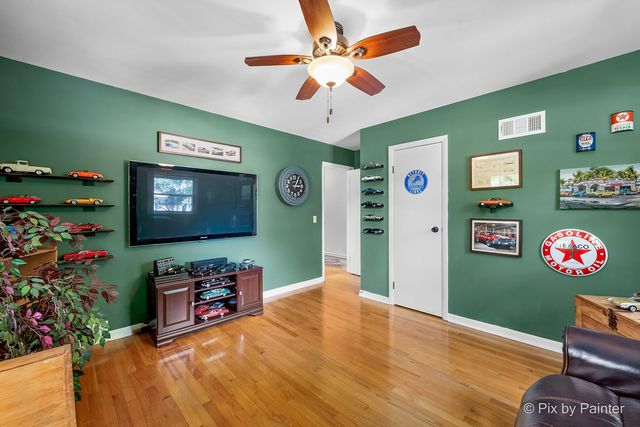 1510 Avalon Court, St. Charles, IL 60174
