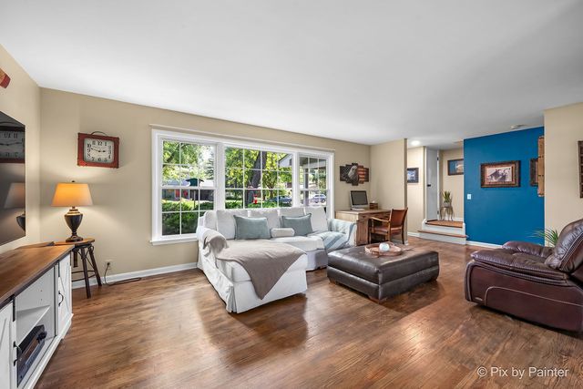 1510 Avalon Court, St. Charles, IL 60174