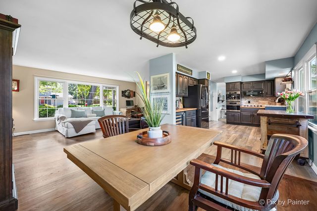 1510 Avalon Court, St. Charles, IL 60174