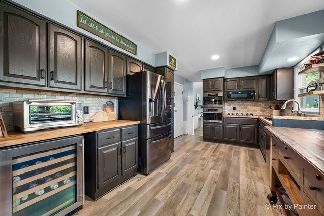 1510 Avalon Court, St. Charles, IL 60174
